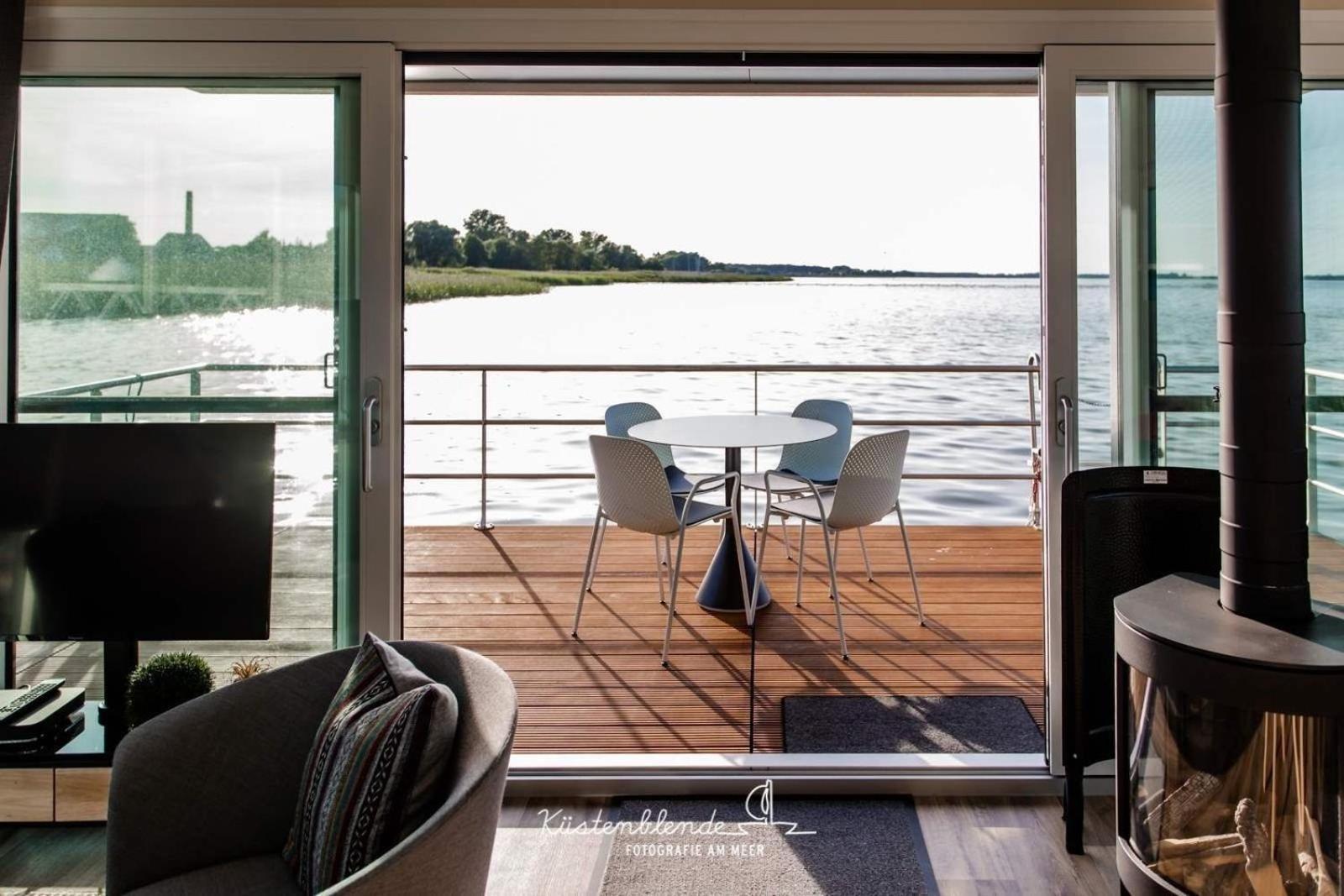 Hotel Hausboot Kranichnest Ribnitz-Damgarten Exterior foto